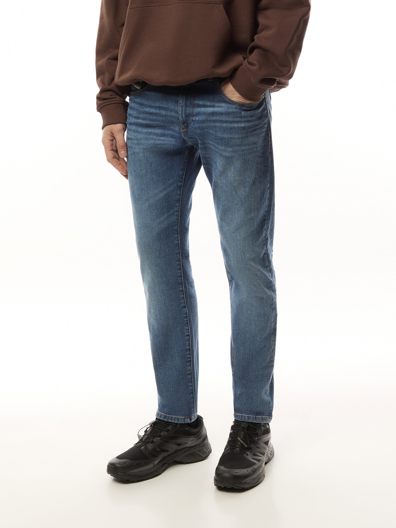 2019 D-Strukt Slim Fit Jeans