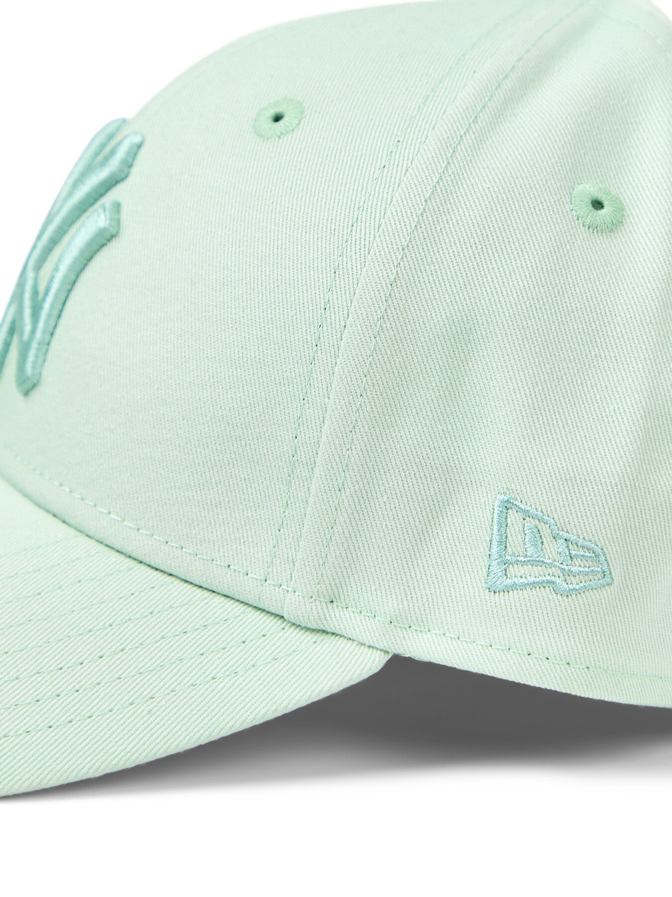 Female League Essential 9Forty Cap