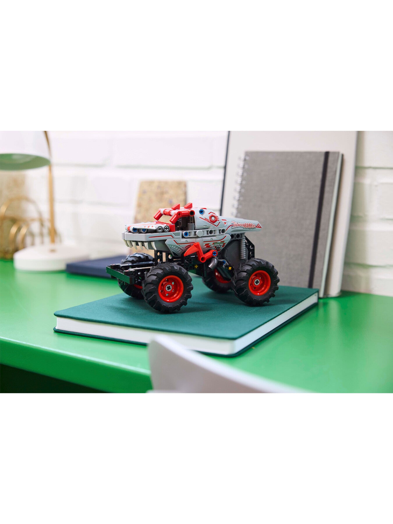 Monster Jam ThunderROARus Pull-Back 42200