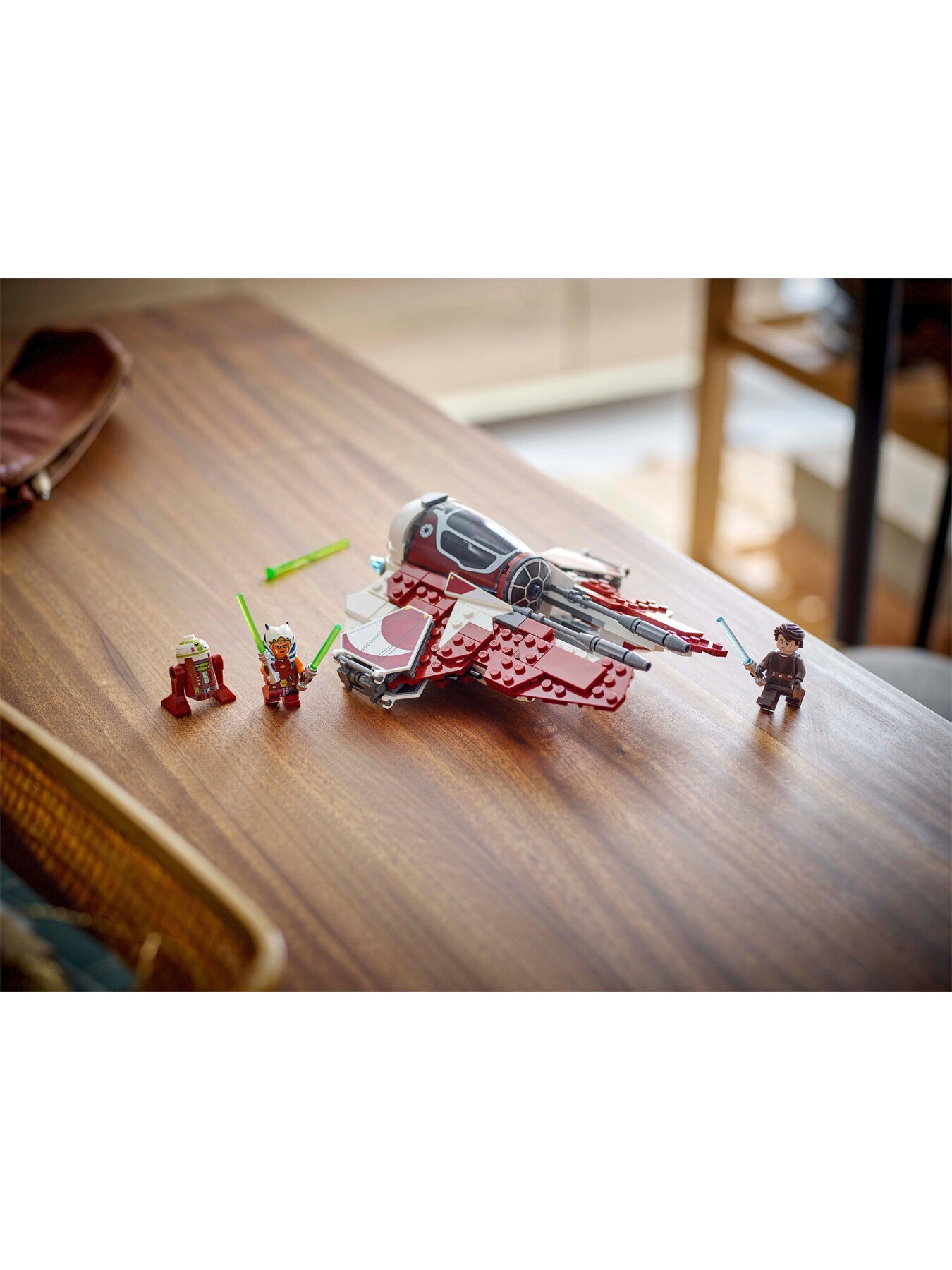 Ahsokas Jedi Interceptor 75401
