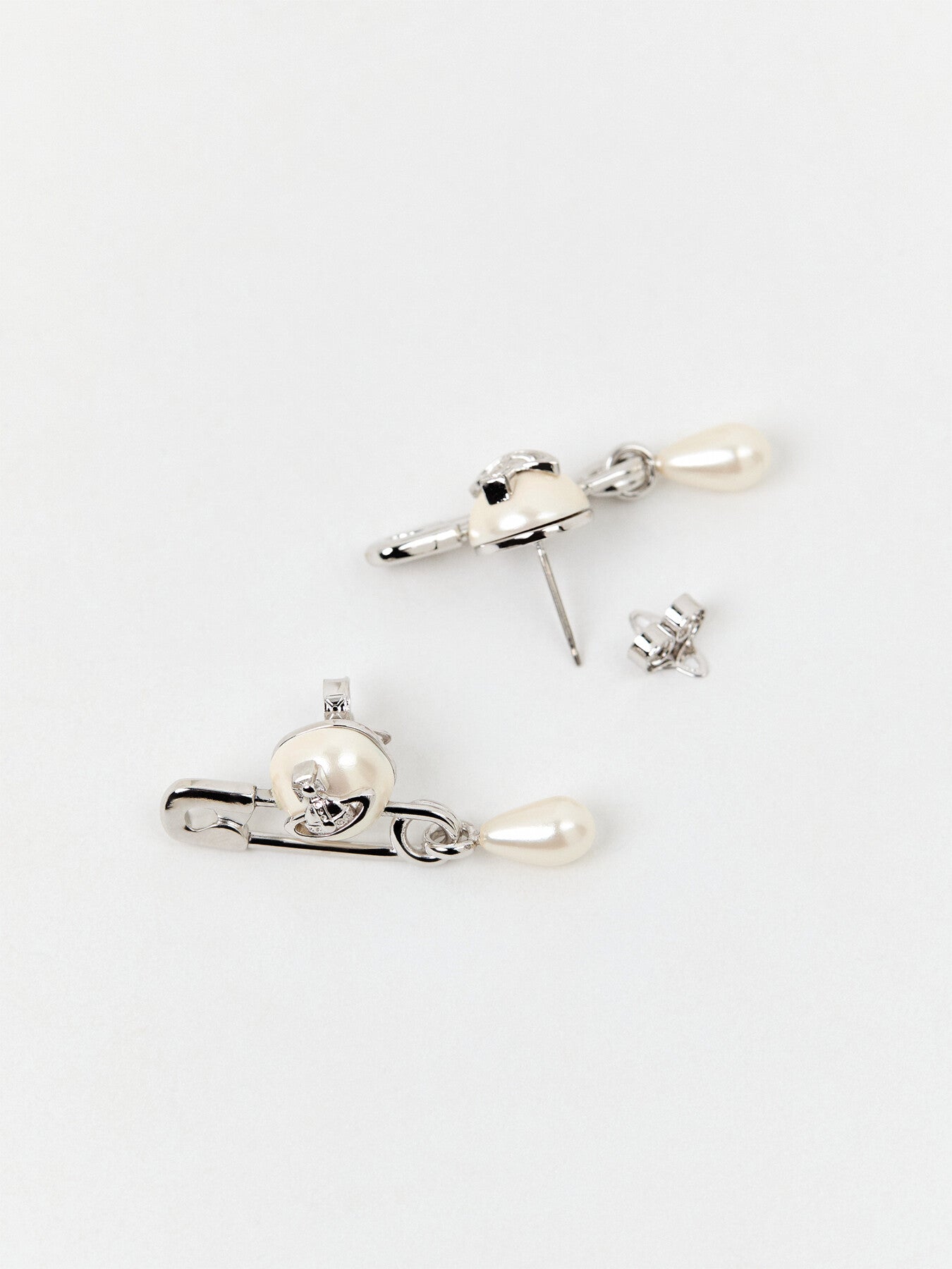 Claude Small Stud Earrings