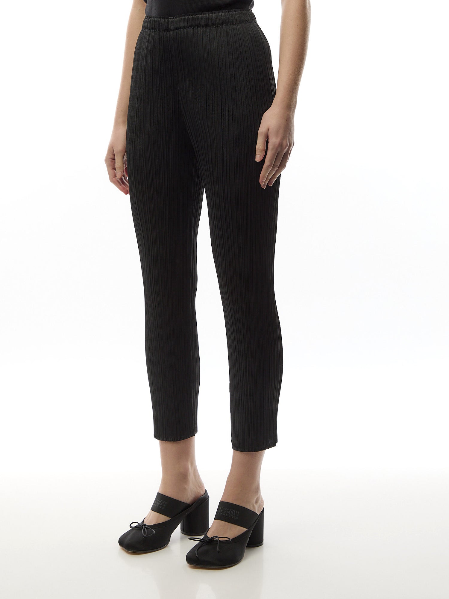 Pleats Basic Slim Leg Black Pants