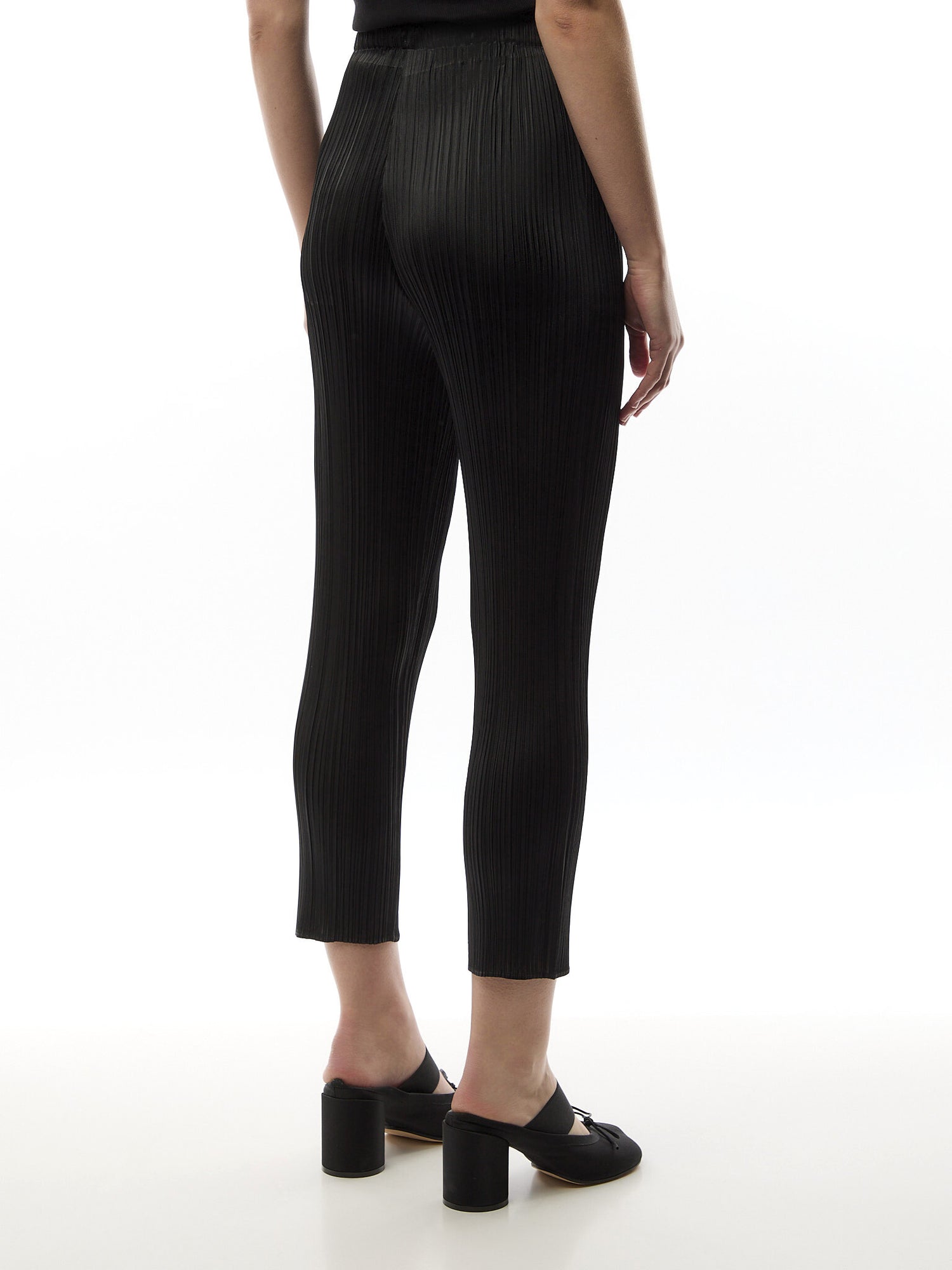 Pleats Basic Slim Leg Black Pants