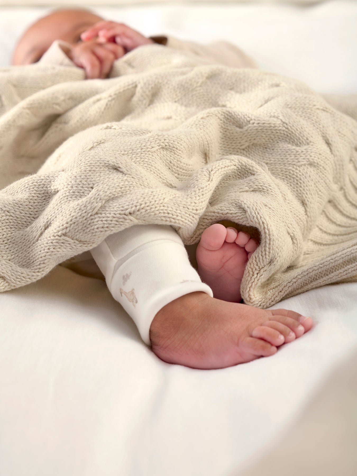 Knitted Duckling Print Cable Blanket