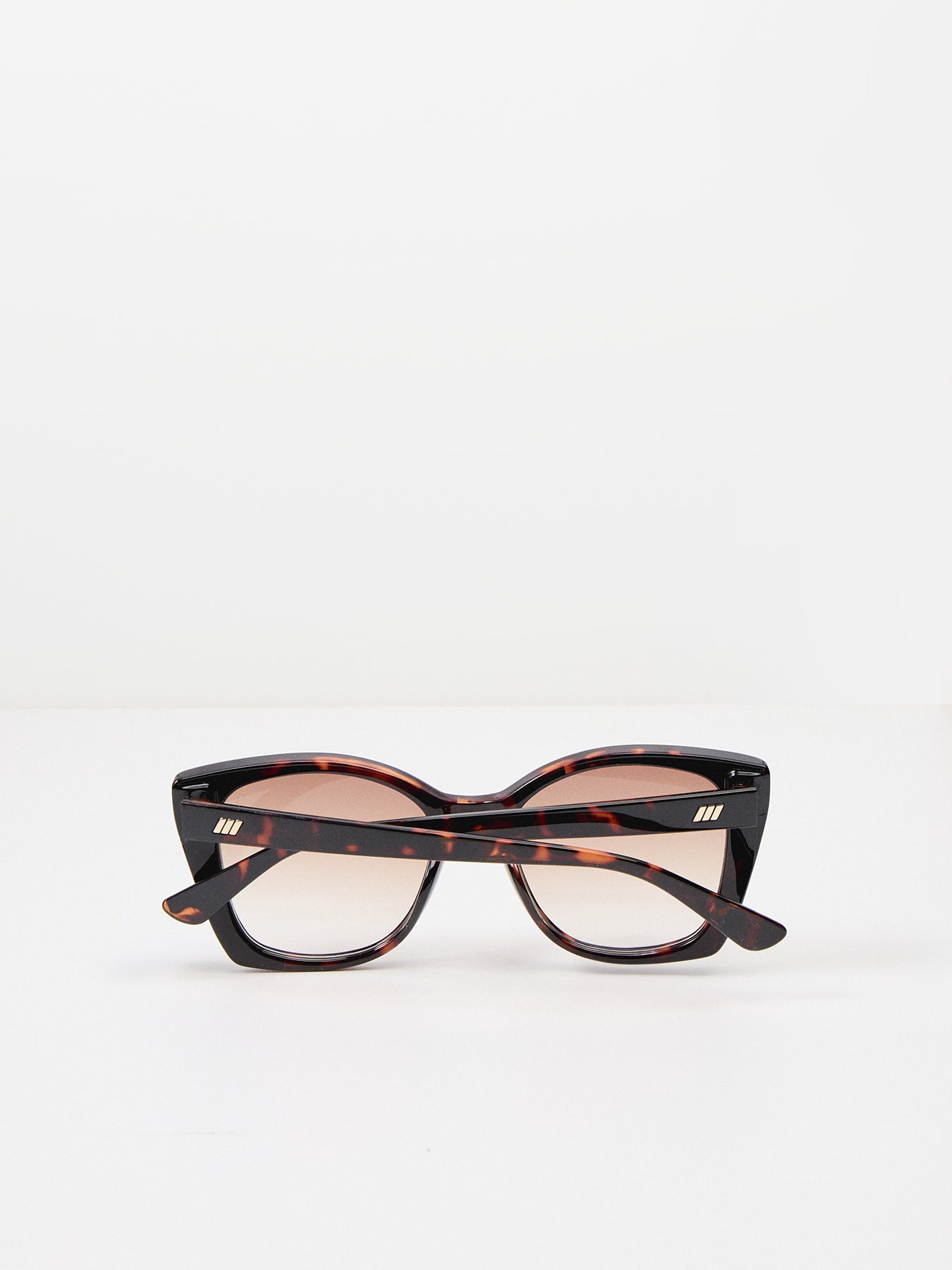 LSP2552150 Incantation Tort Brown Grad