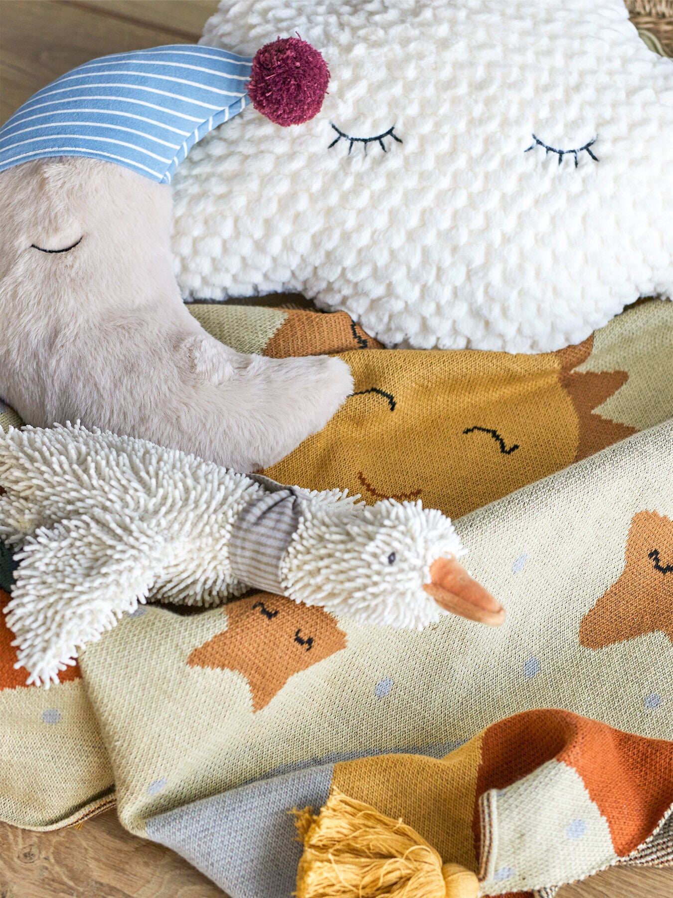 Moony Cushion, White, Cotton
