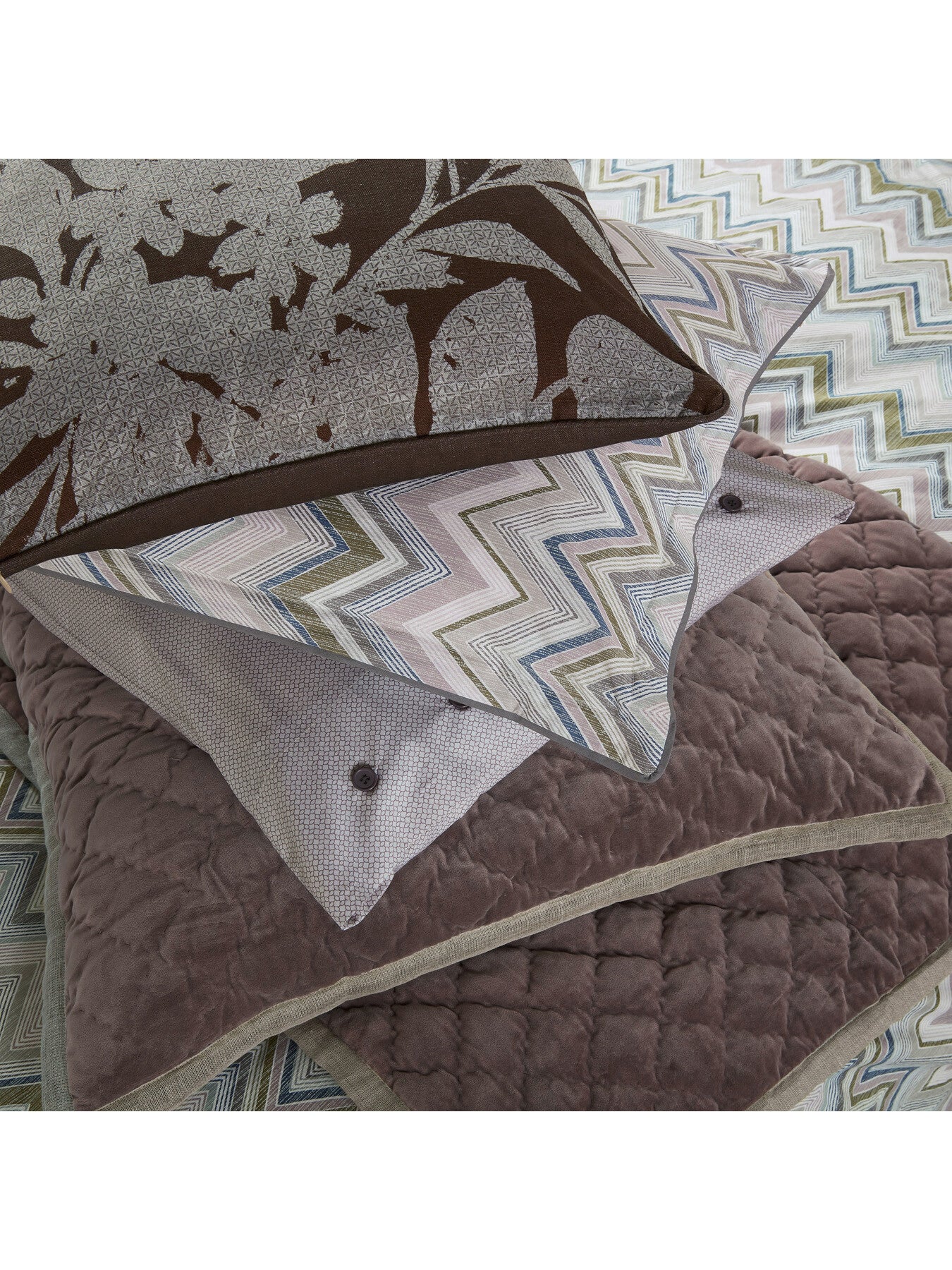 Claudia Pillowsham