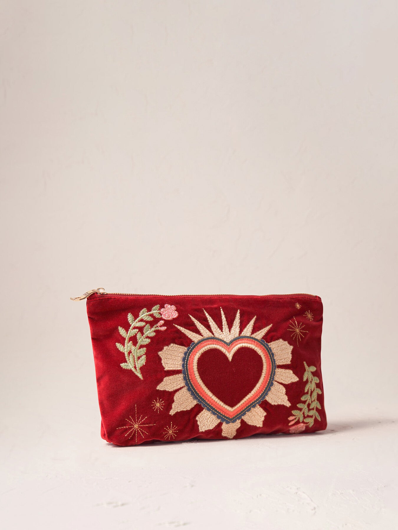 Enchanted Heart Rouge Velvet Everyday Pouch