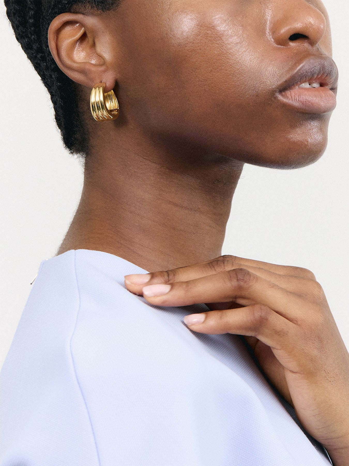SAVI TRIPLE RIDGE LARGE HOOP EARRINGS
