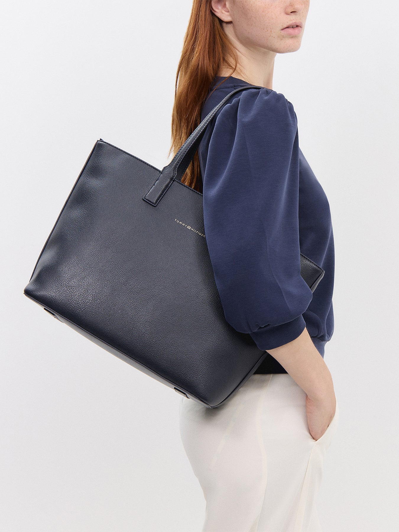 Logotape Tote