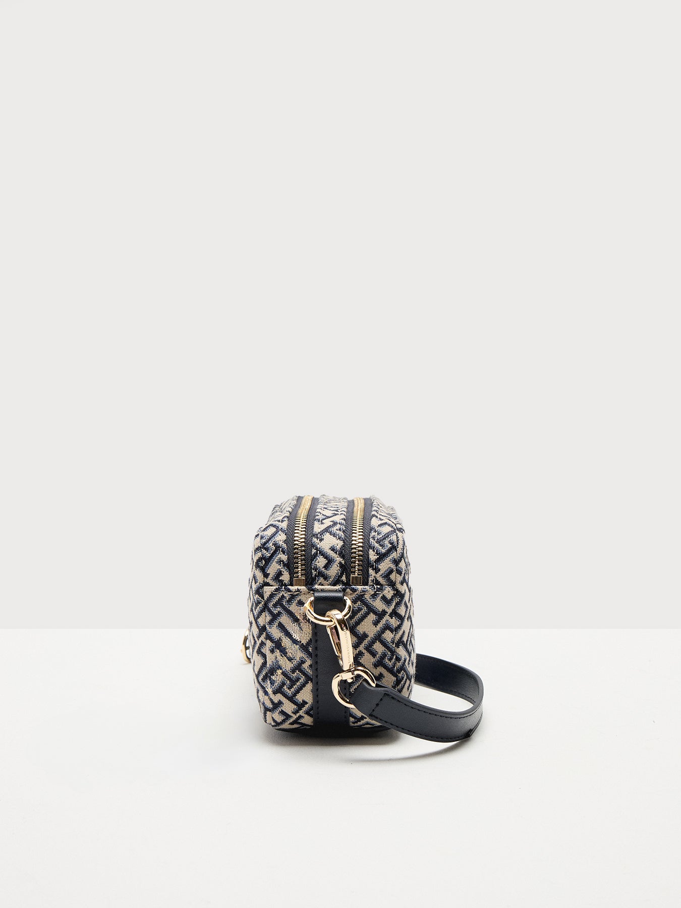 Jacquard Camera Bag