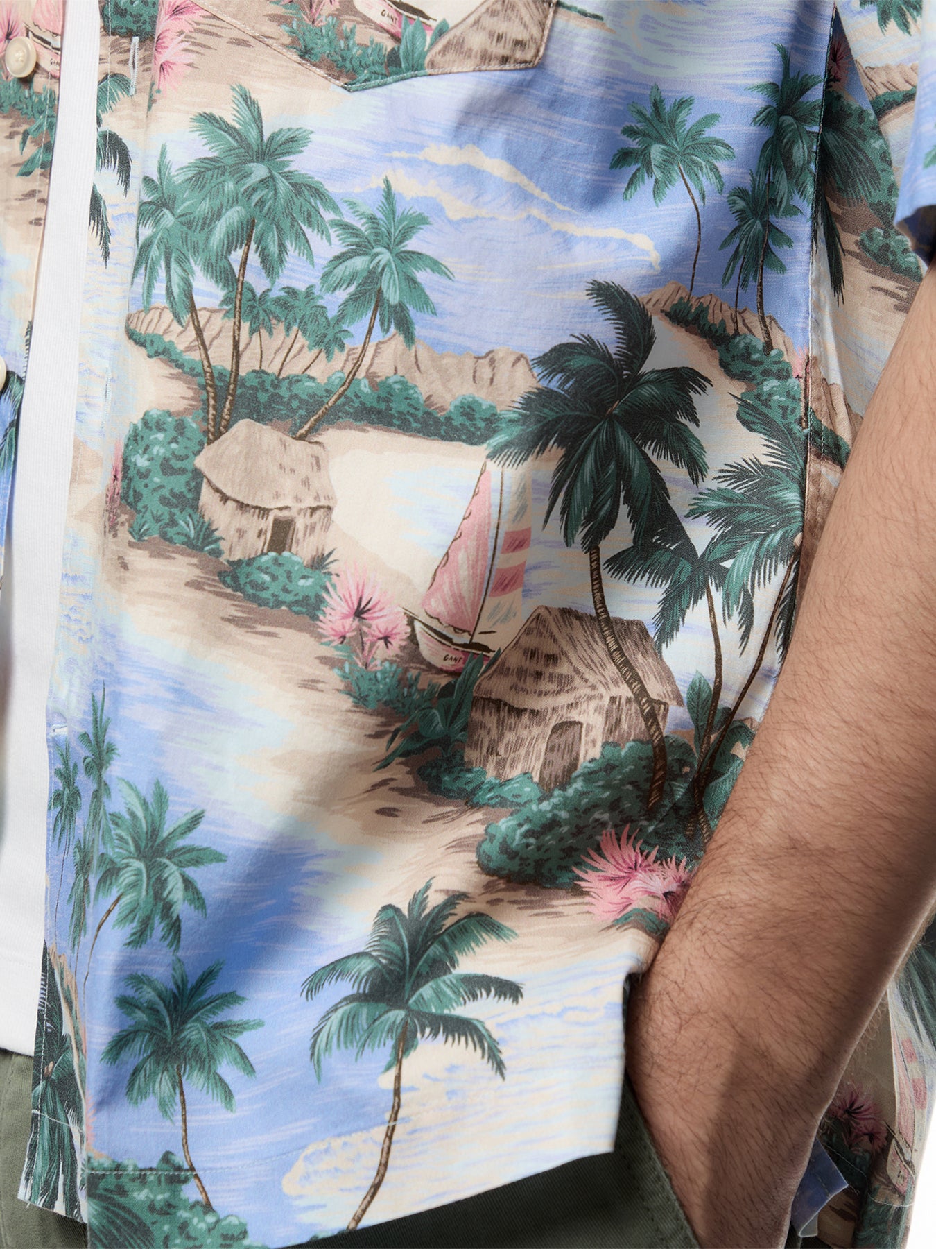 Resort Island Print Short Sleeve Shirt