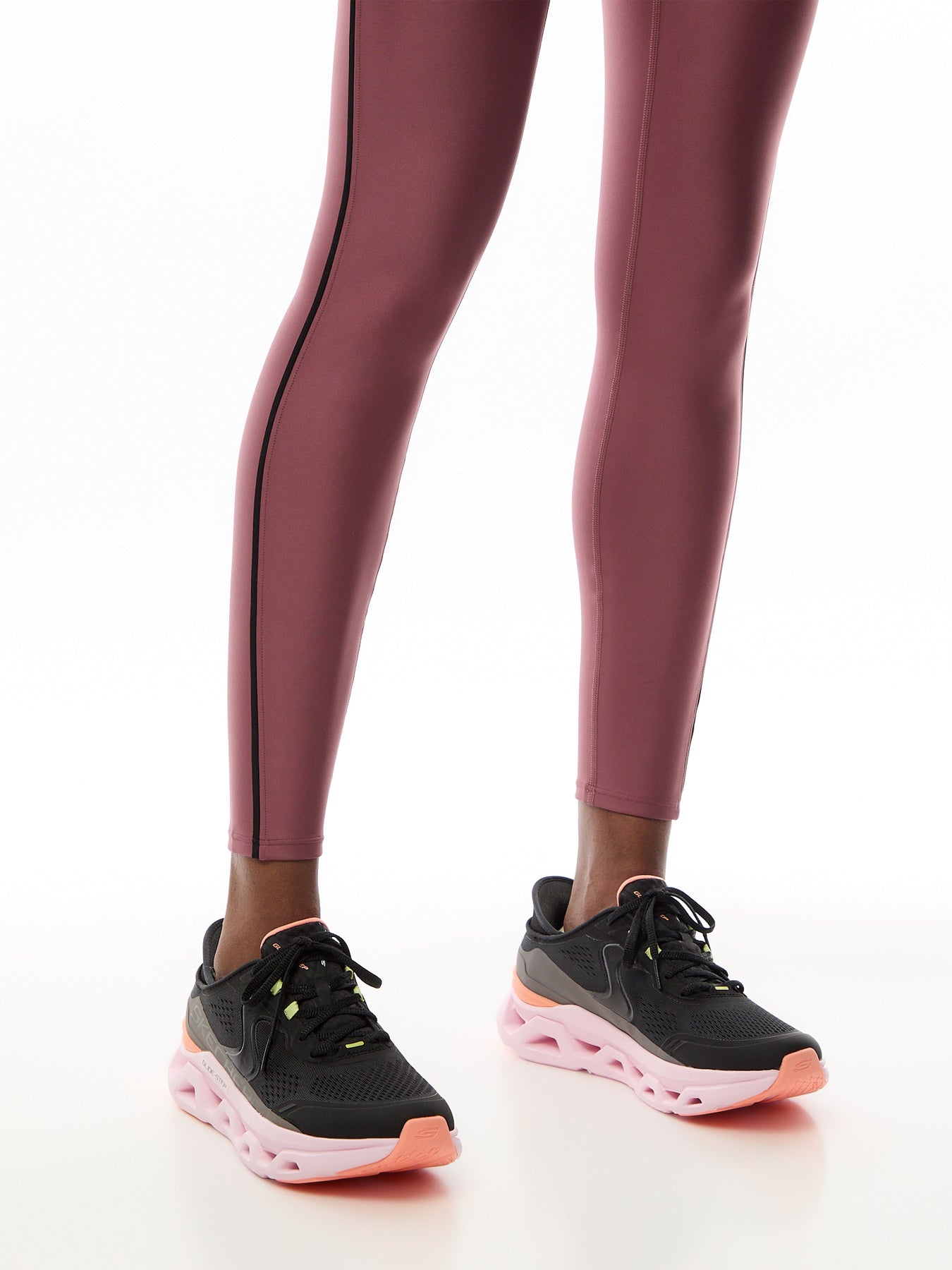 Glide Step Altus Trainers in Black