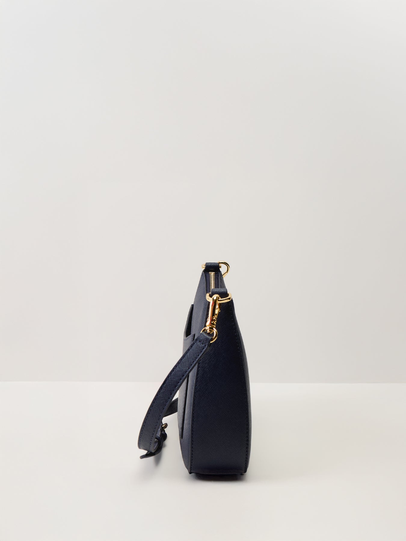 Danni 26 Medium Shoulder Bag