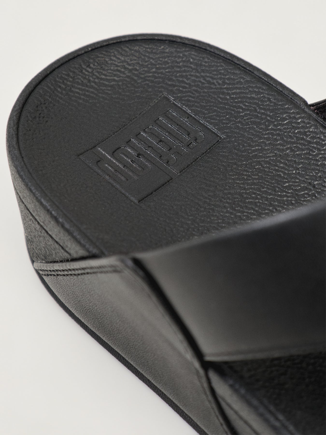 Lulu Leather Toepost Black