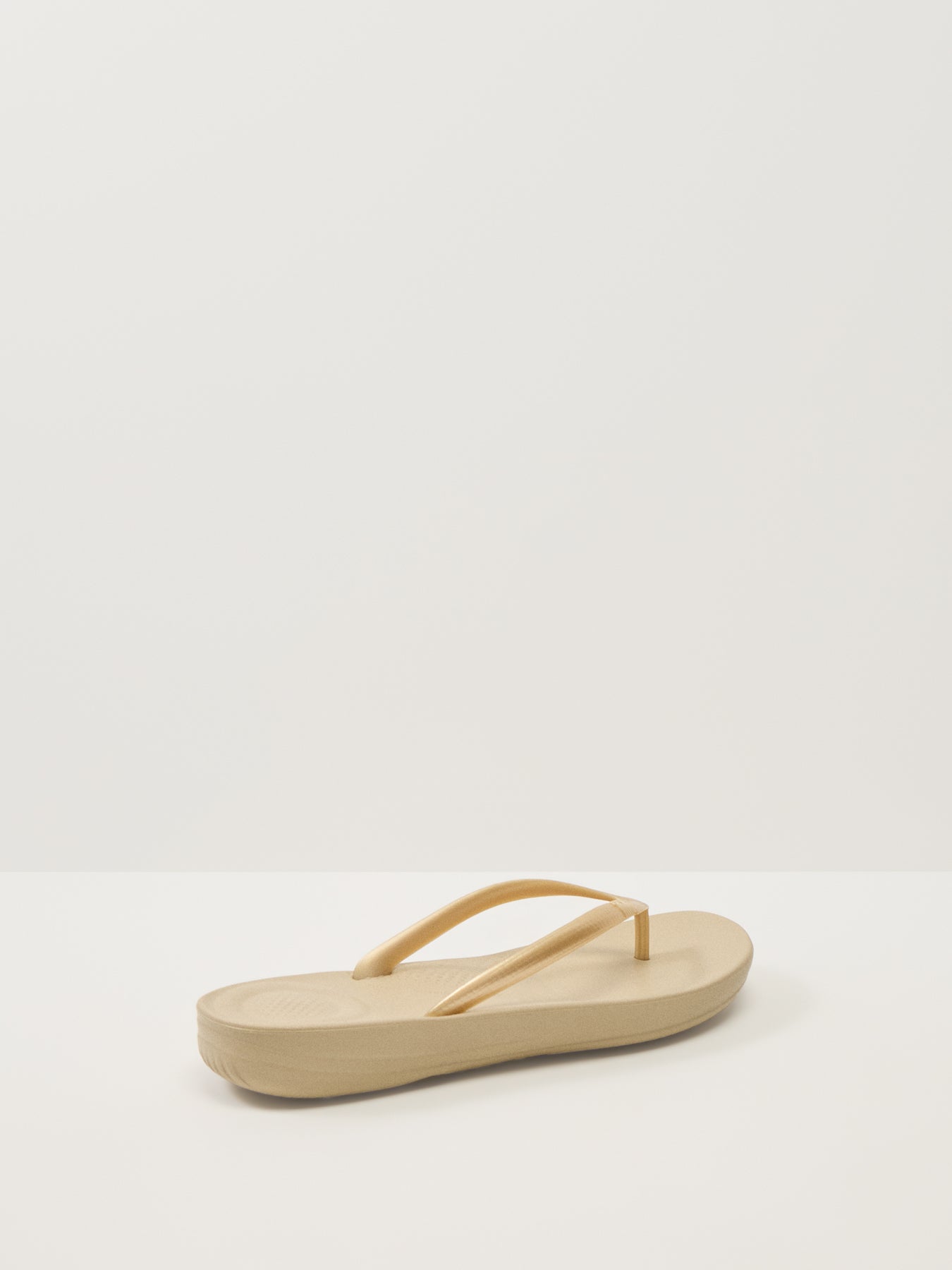 Iqushion Ergonomic Flip-Flops Gold
