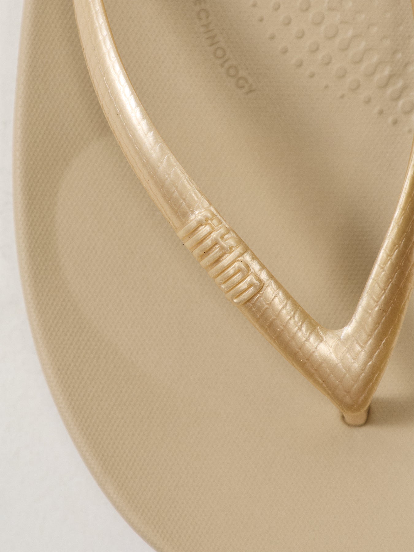 Iqushion Ergonomic Flip-Flops Gold
