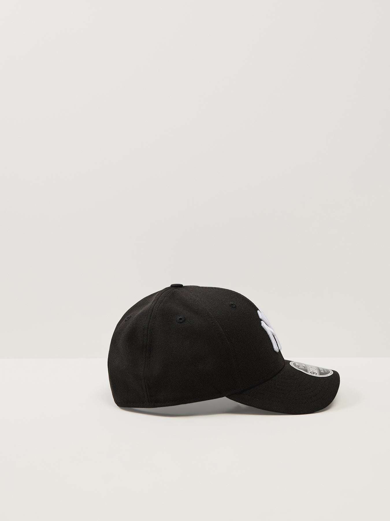 9Forty® Mcrown Black