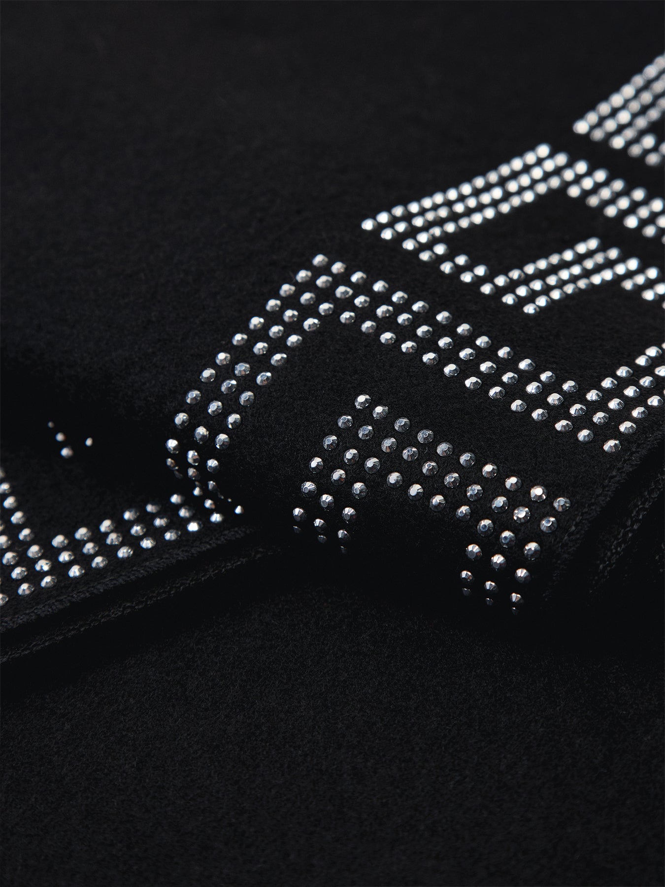 Geometric Border Wrap Scarf Black