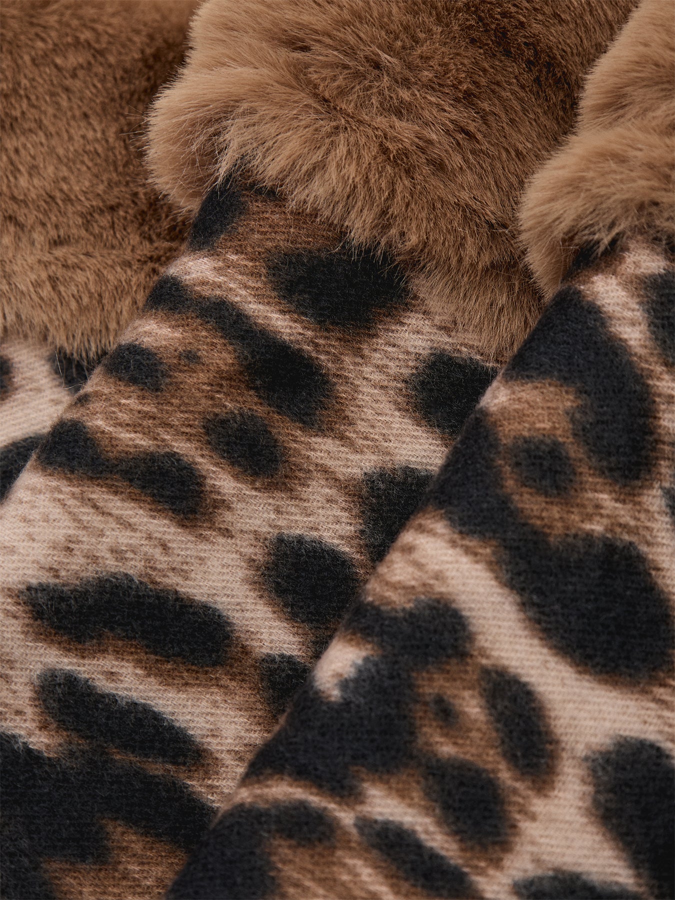 Leo Scarf With Faux Fur Trim Taupe