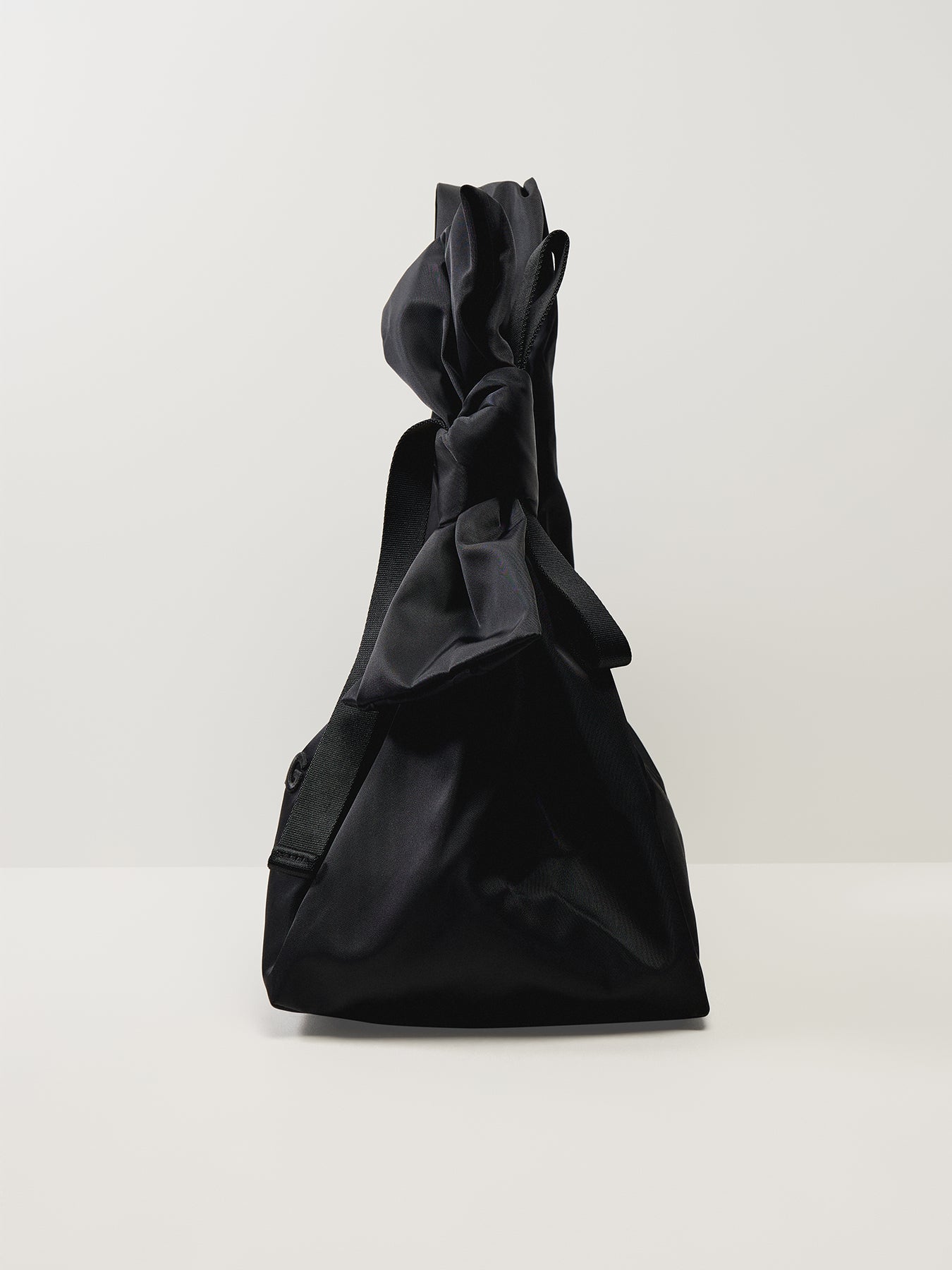 The Bow Nylon Sack Bag Black