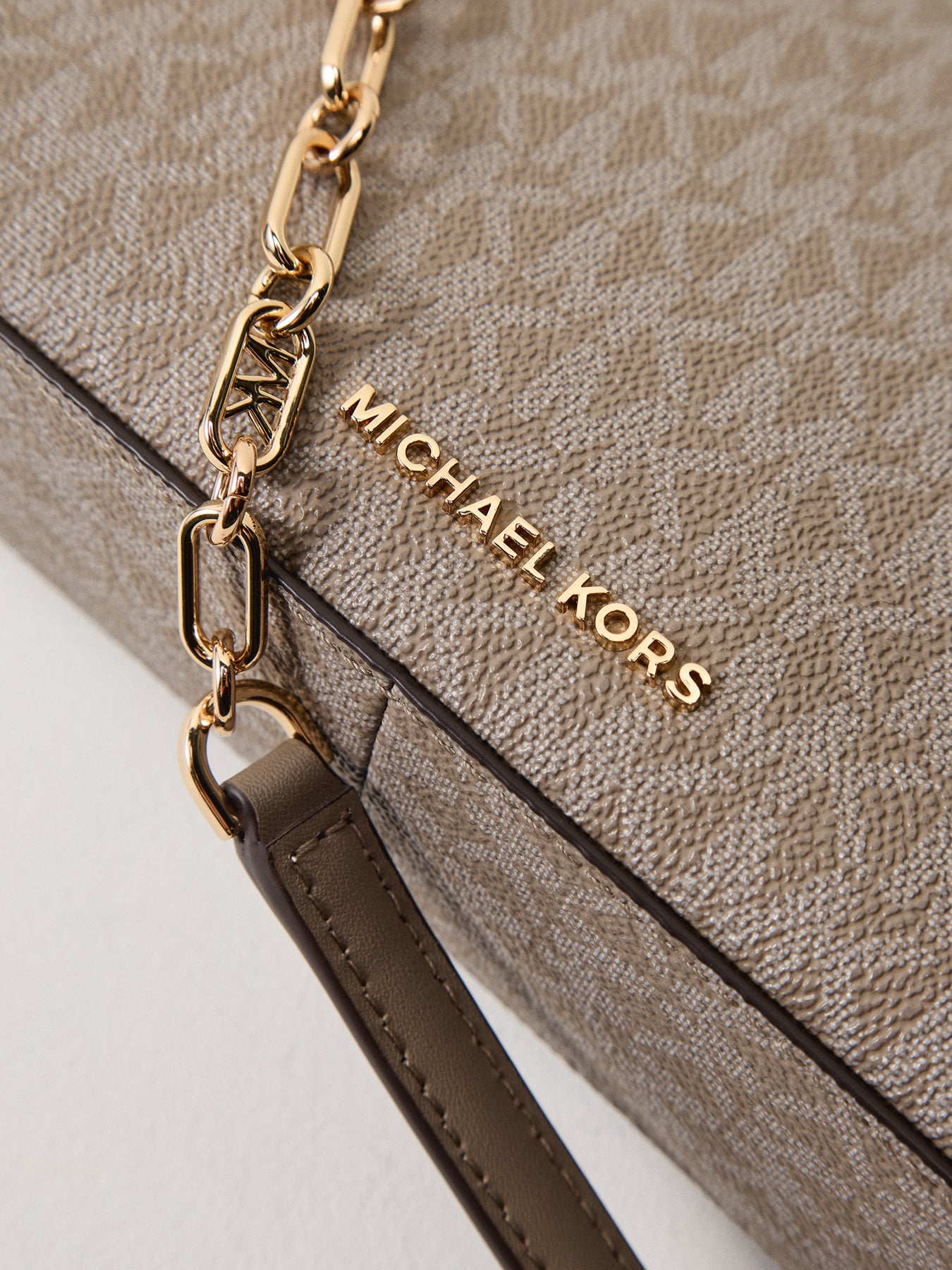 Empire Signature MD Chain Pouchette