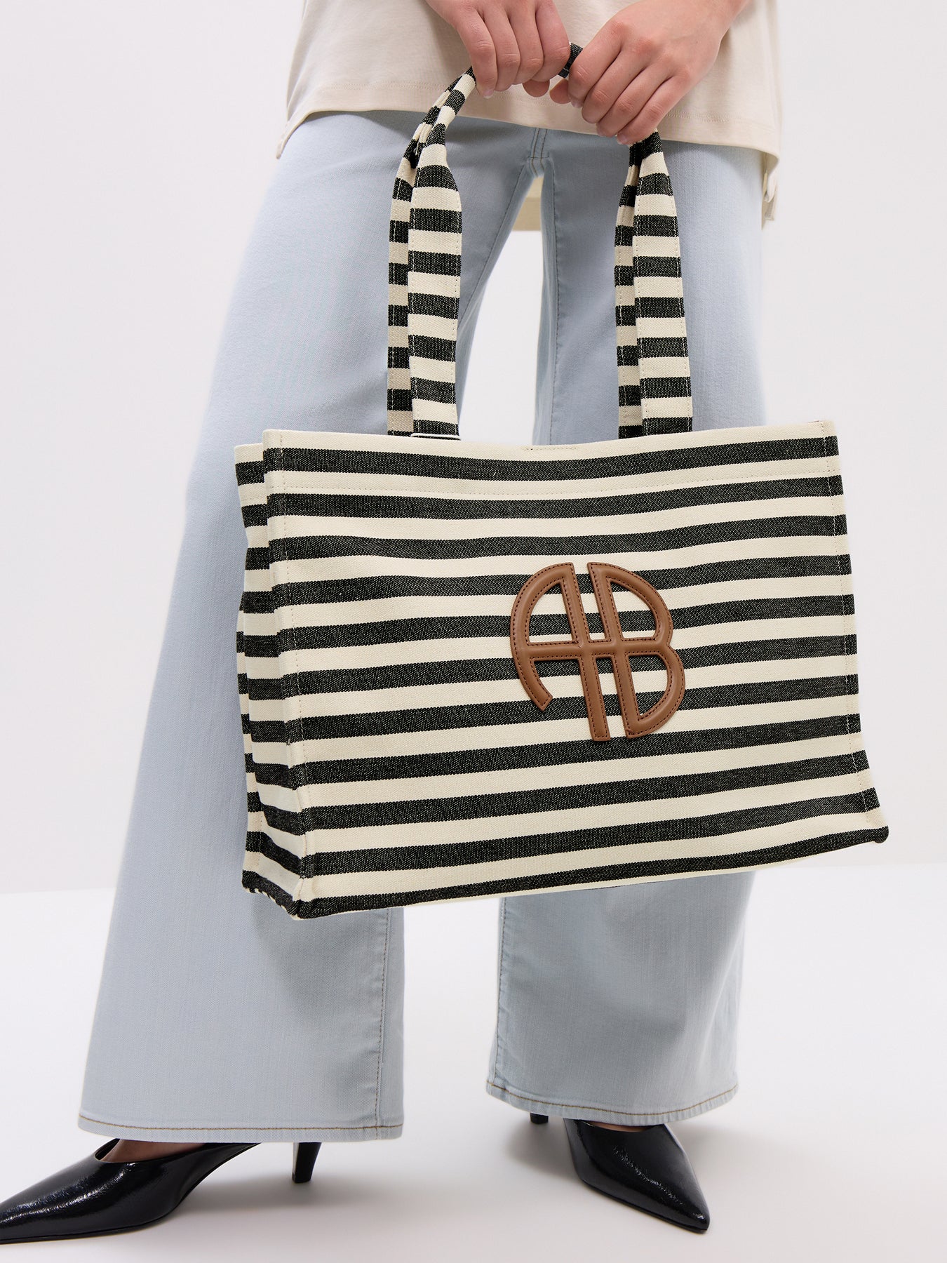 Lara Tote