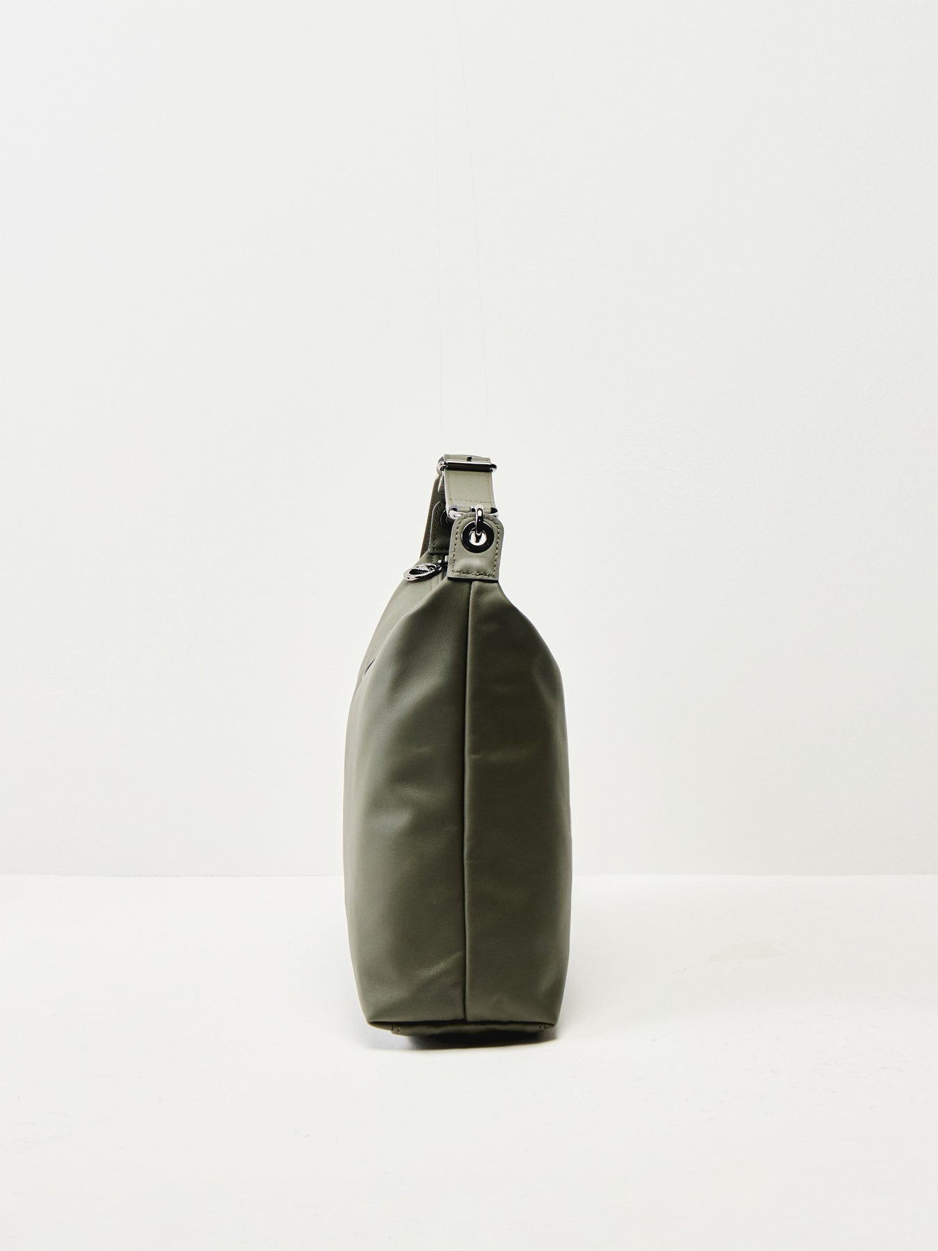 Le Pliage Extra Large Hobo Bag Fir Leather