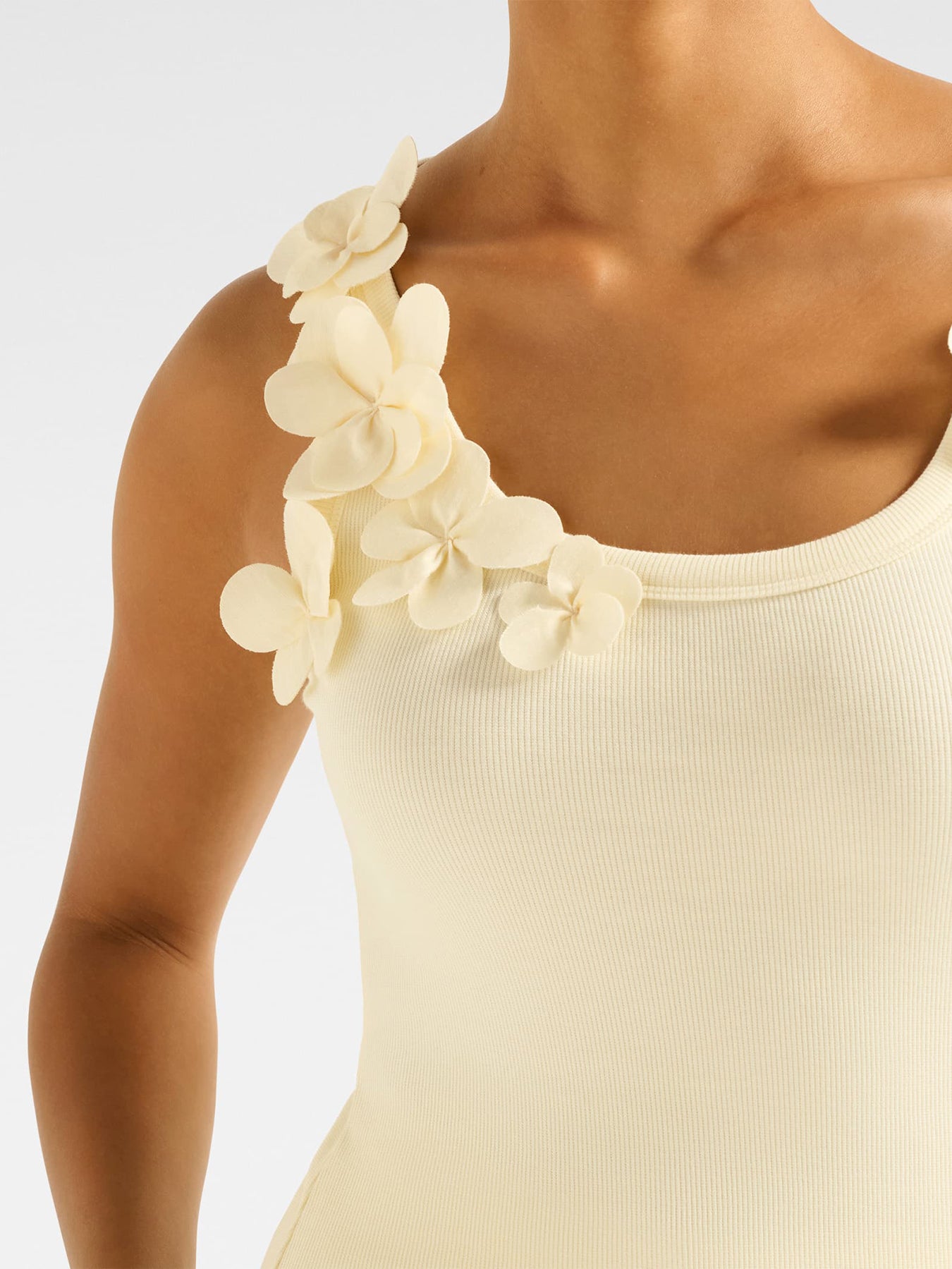 Pia Applique Scoop Neck Tank Top