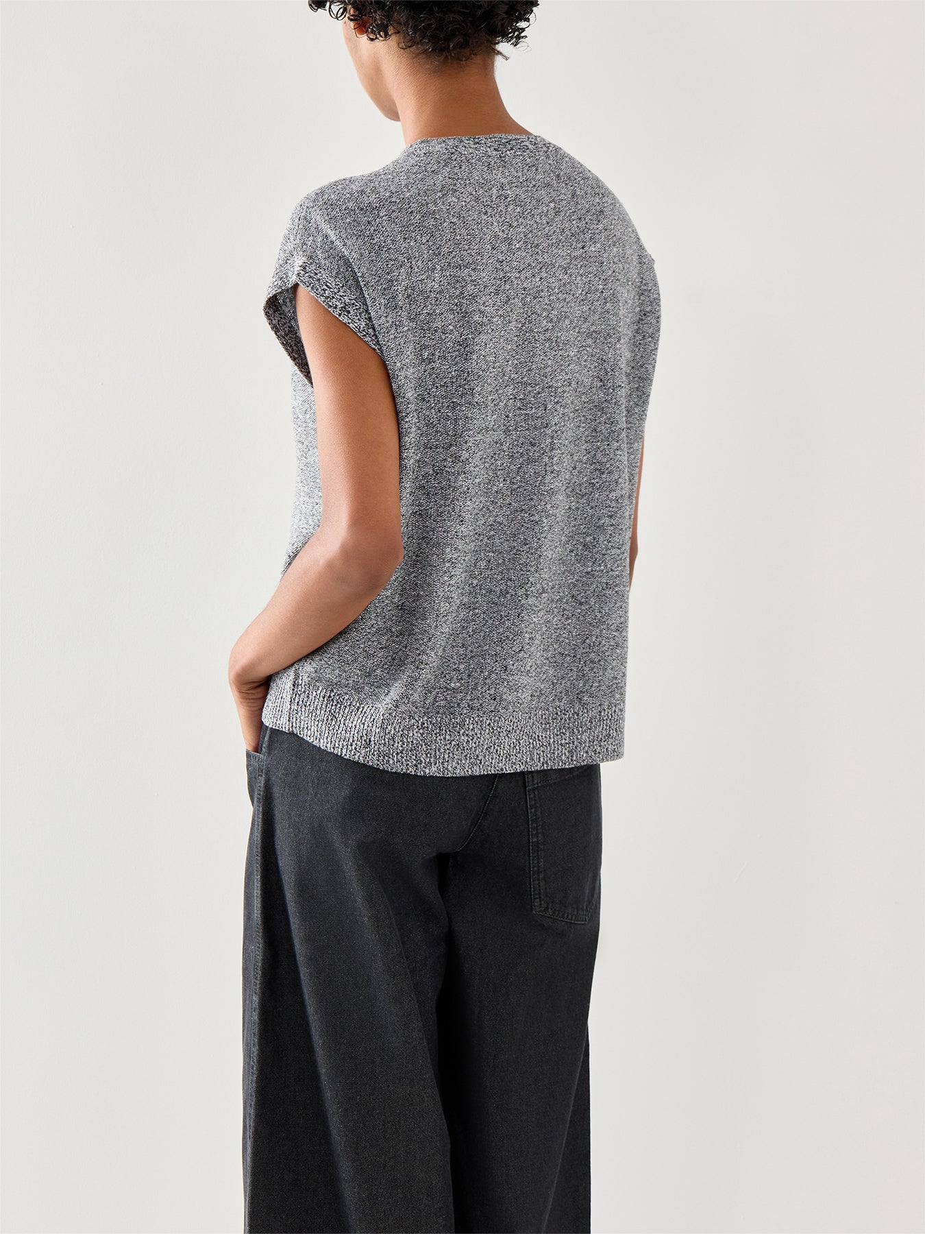 Crew Neck Linen Cotton Vest Grey