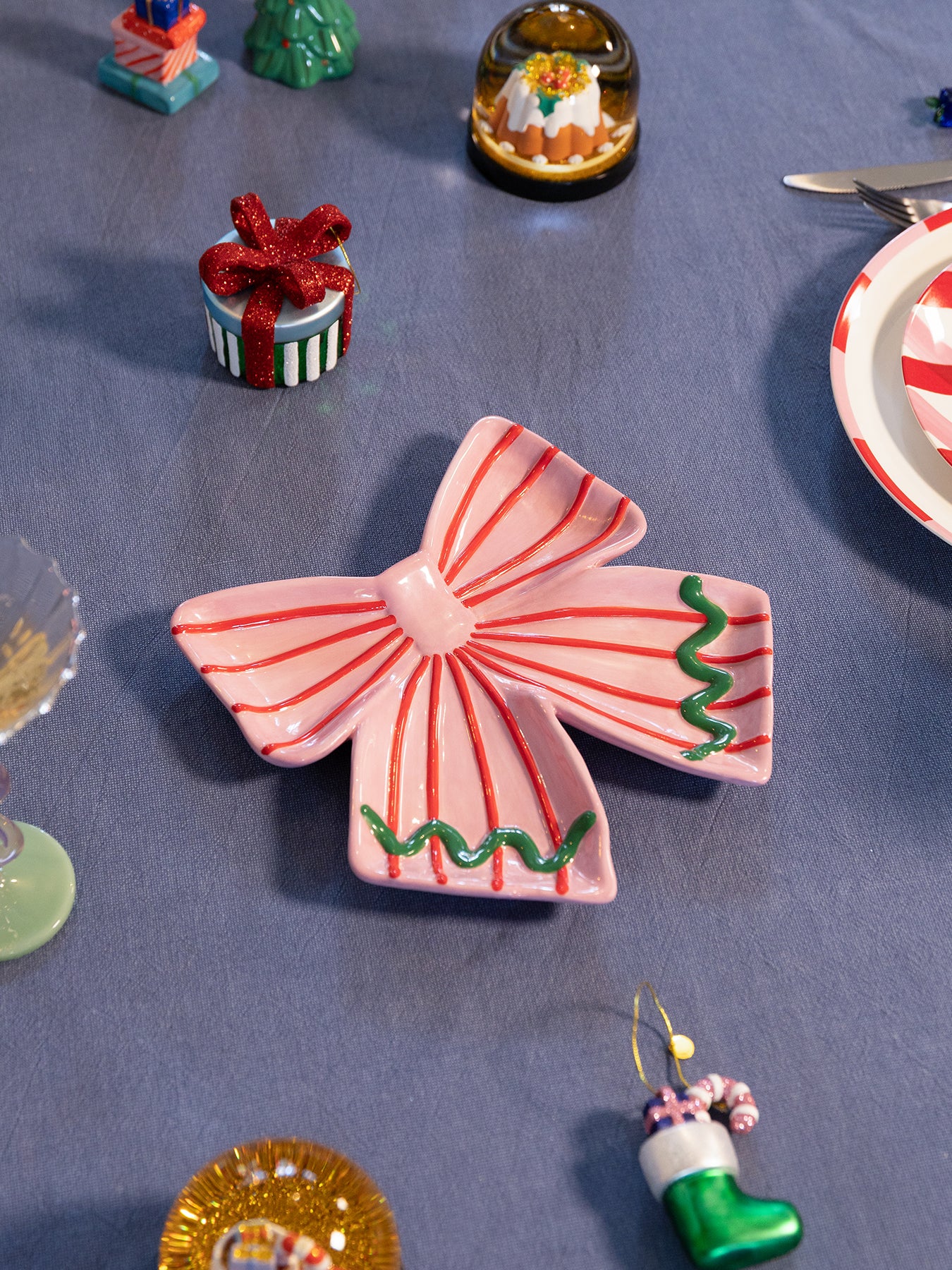 Plate Ribbon Pink
