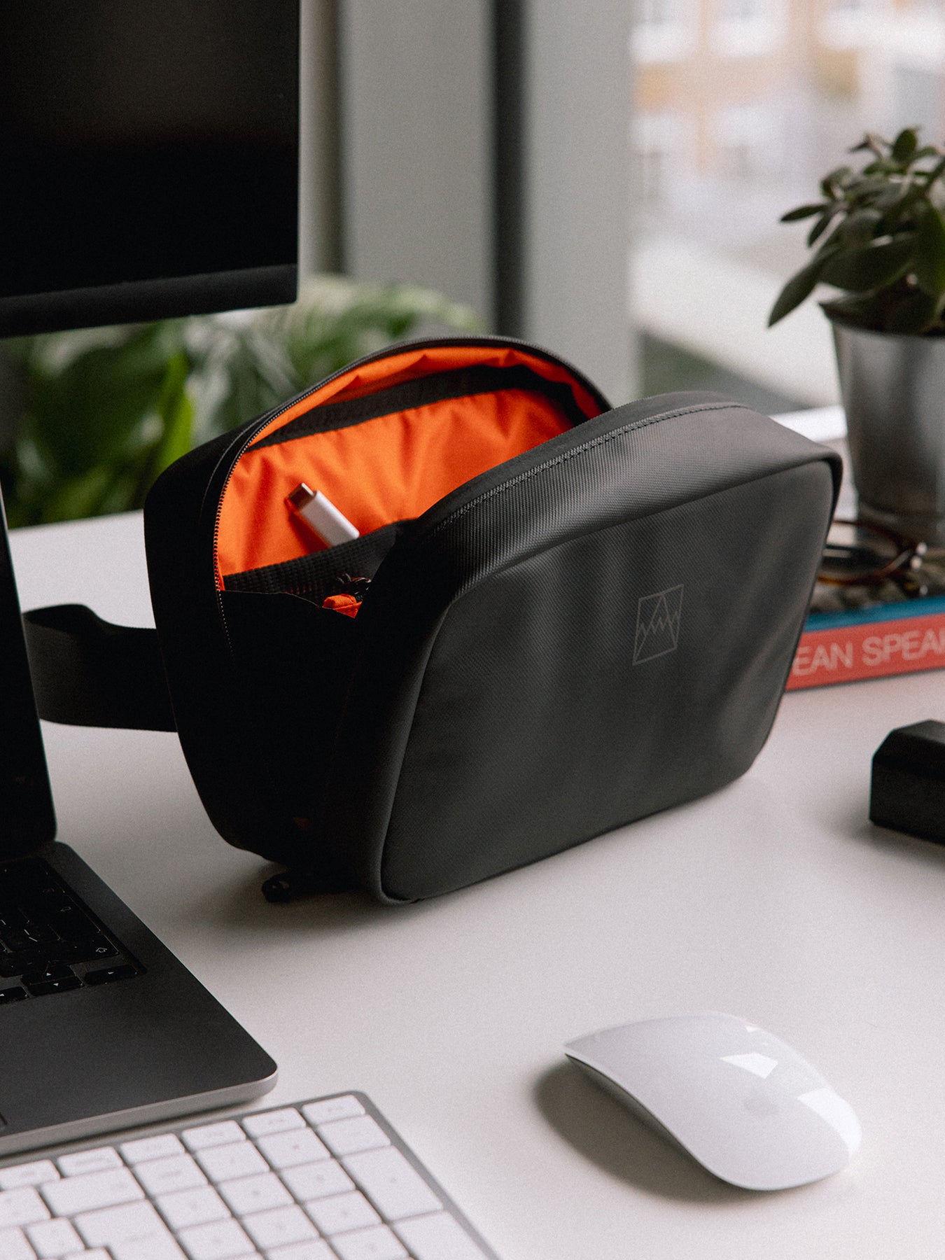 Tech Bag Black