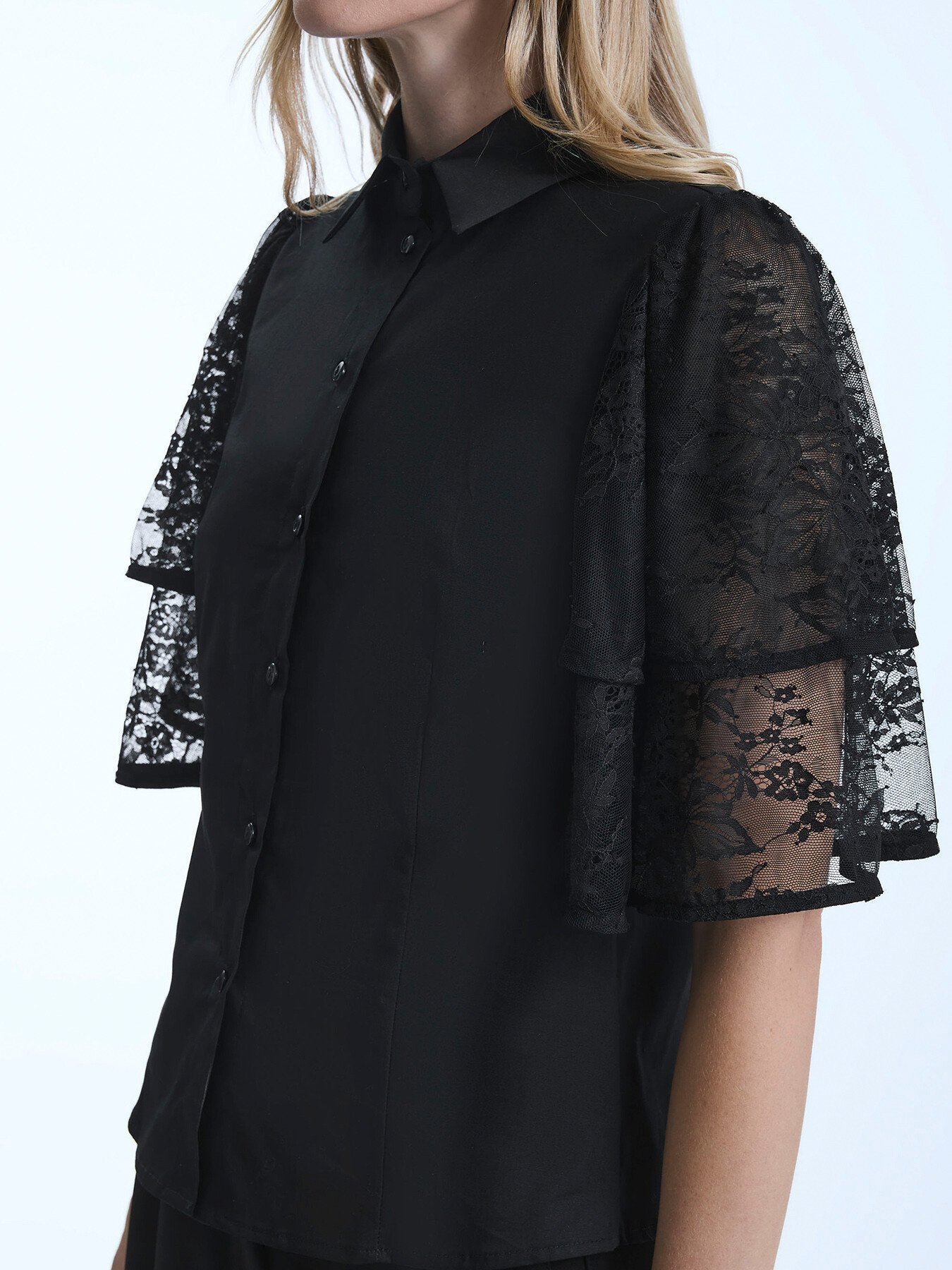 Lace Frill Short Sleeve Shirt