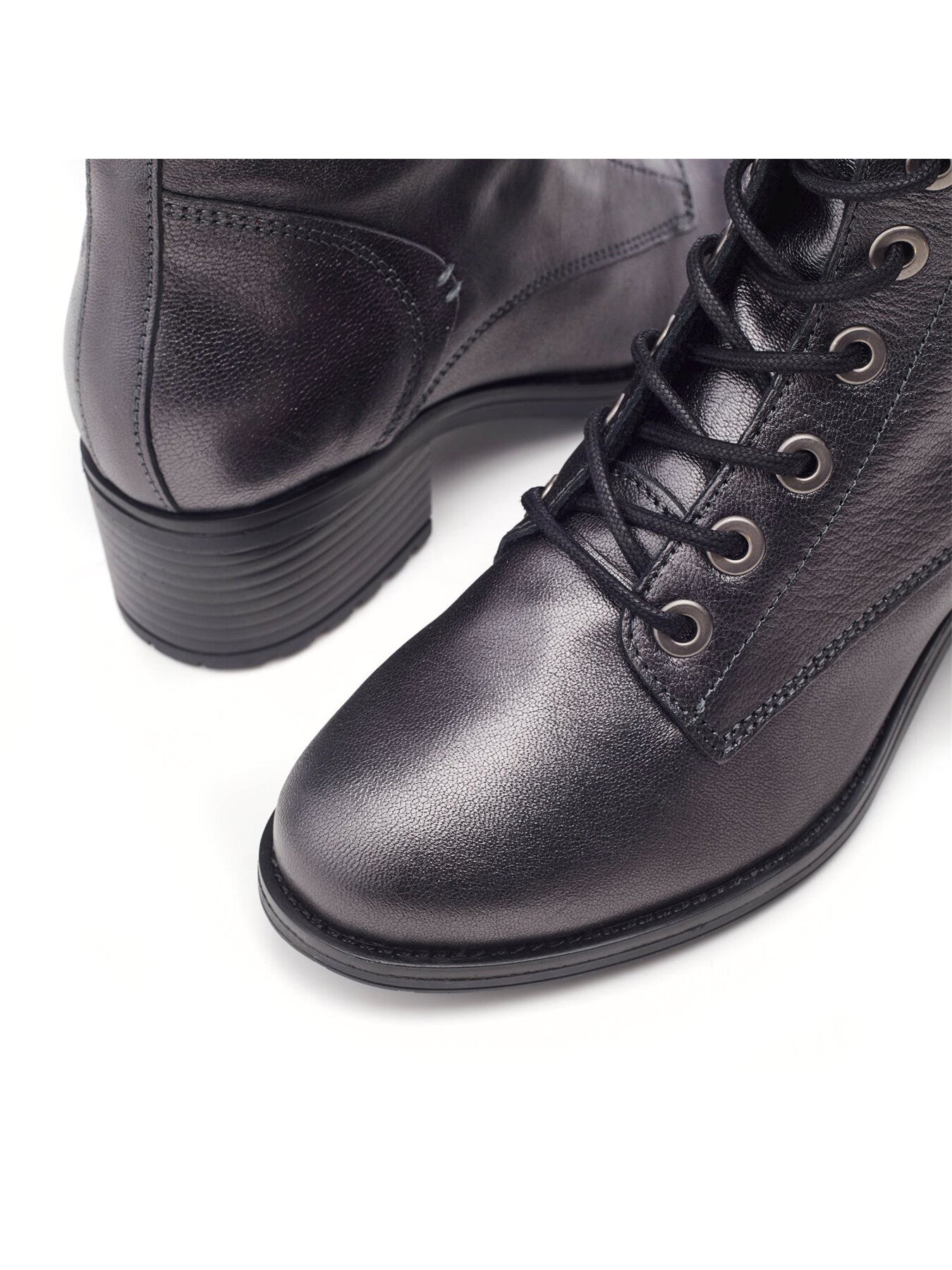 Bezzie Boots