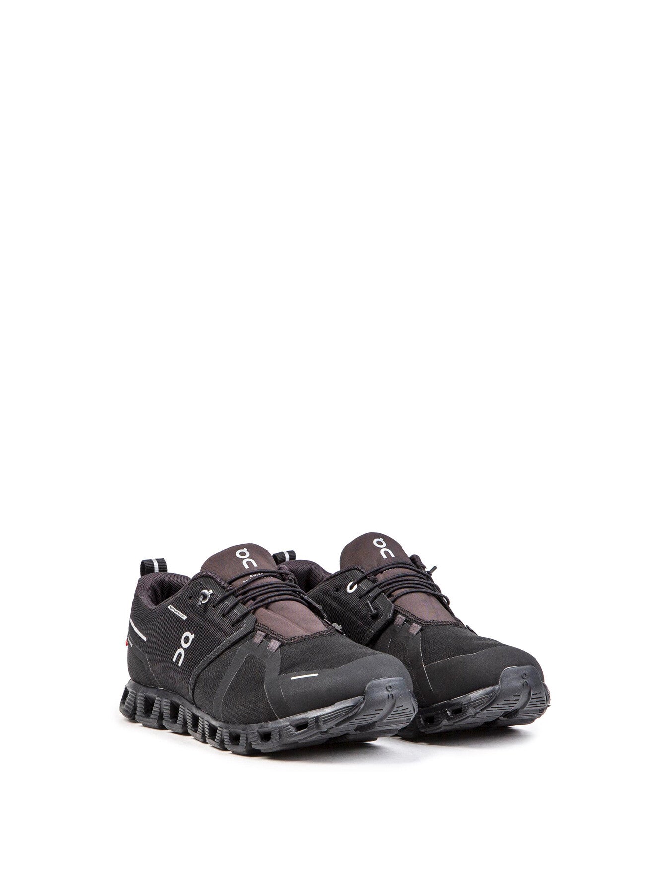 ON Cloud 5 Waterproof Trainers