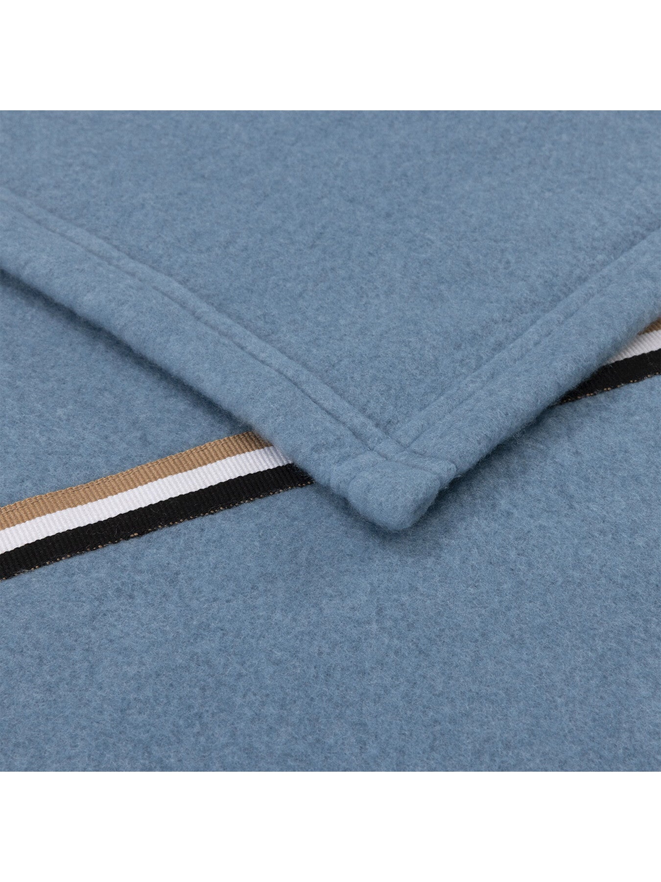 B Linea  Throw