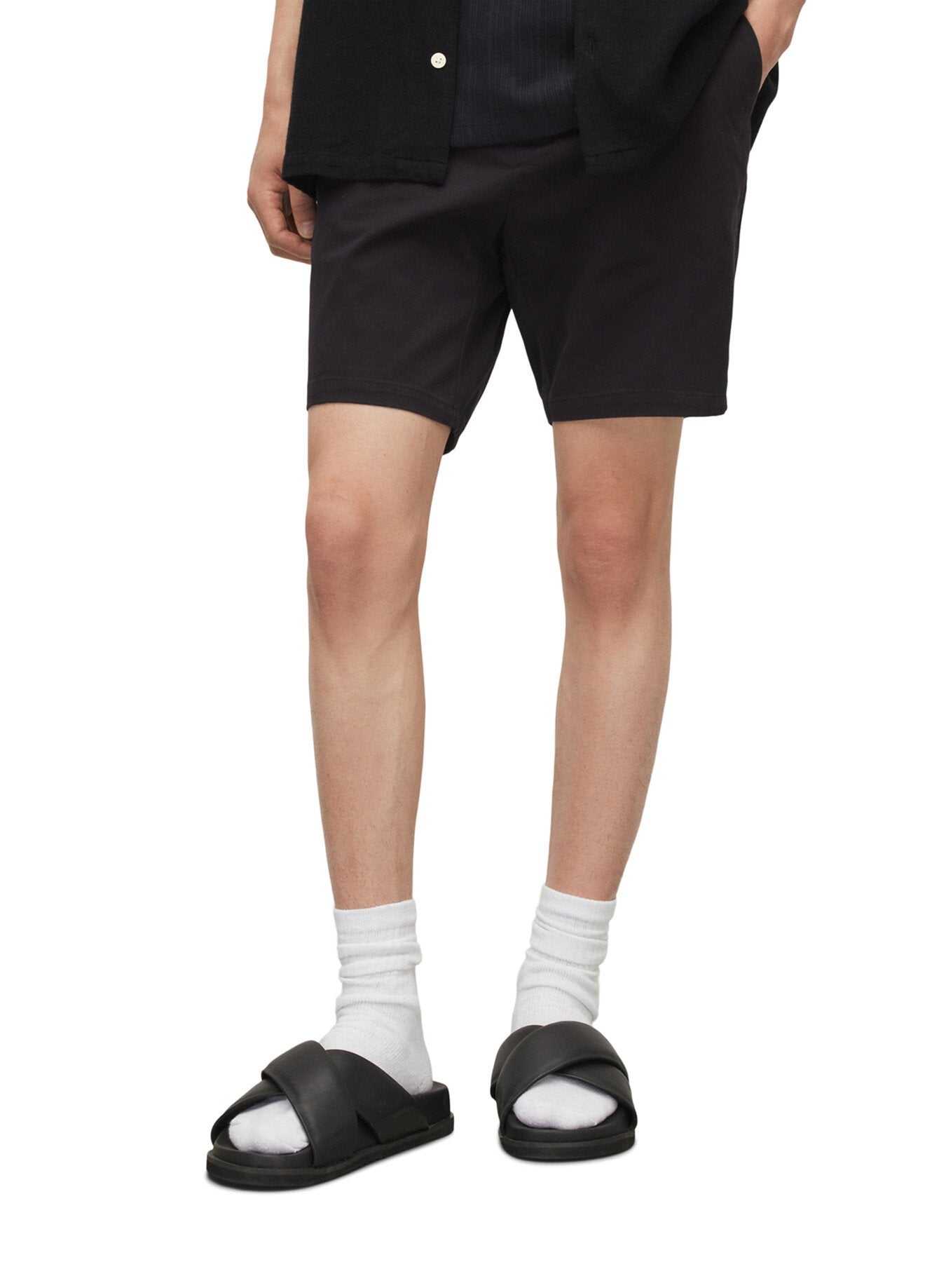 Neiva short