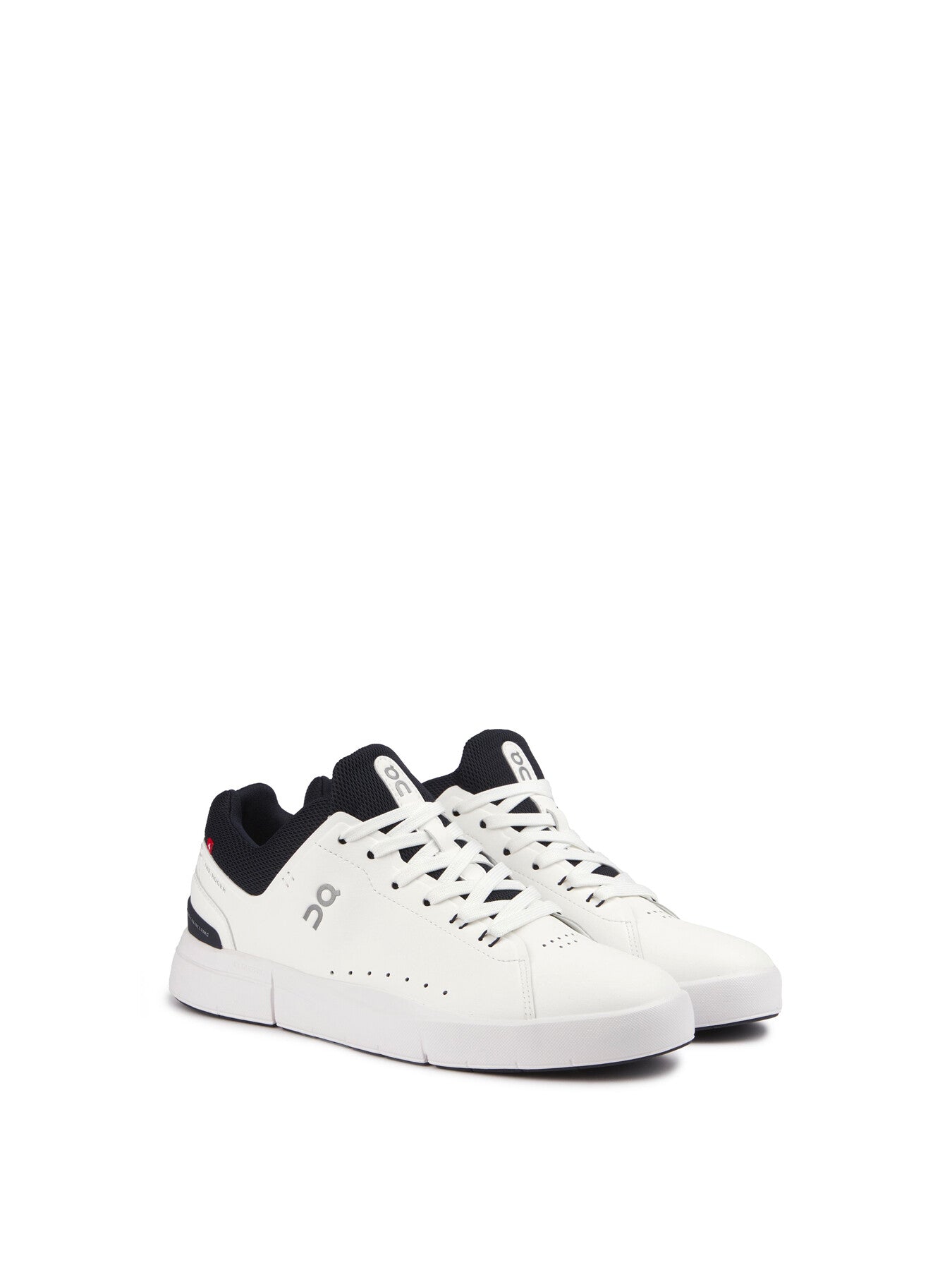 ON The Roger Advantage Trainers