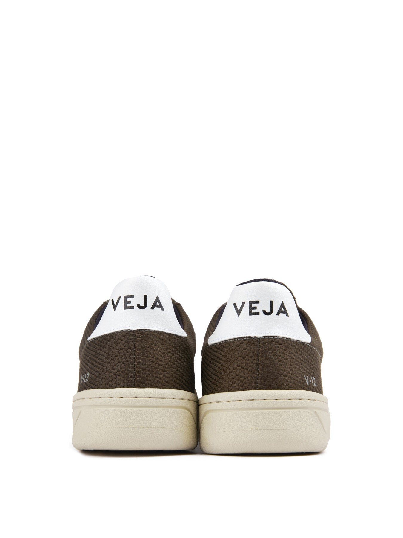 VEJA V-12 Trainers