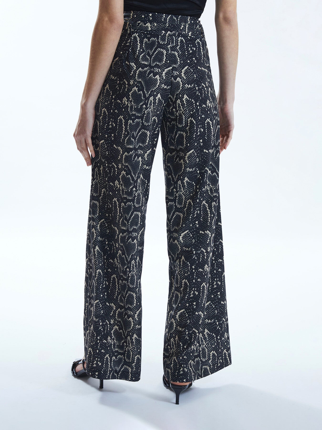 Python Print Trousers