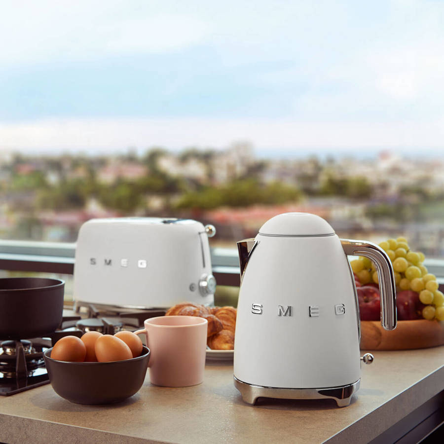 SMEG KLF03 Kettle and TSF01 Toaster Matte White Bundle