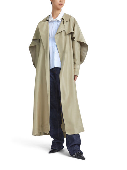 Pleated Back Fluid Trench