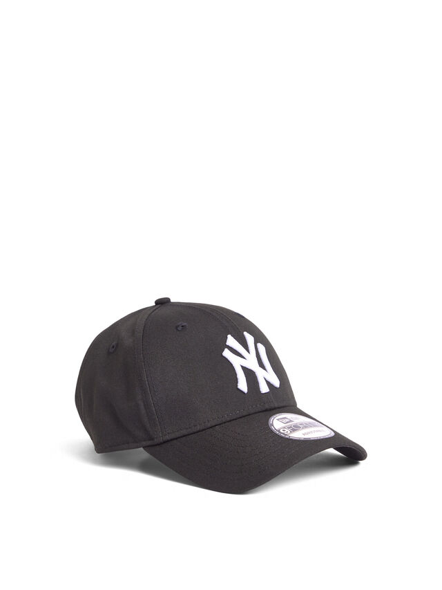 New York Yankees Repreve League Essential Black 9FORTY Adjustable Cap