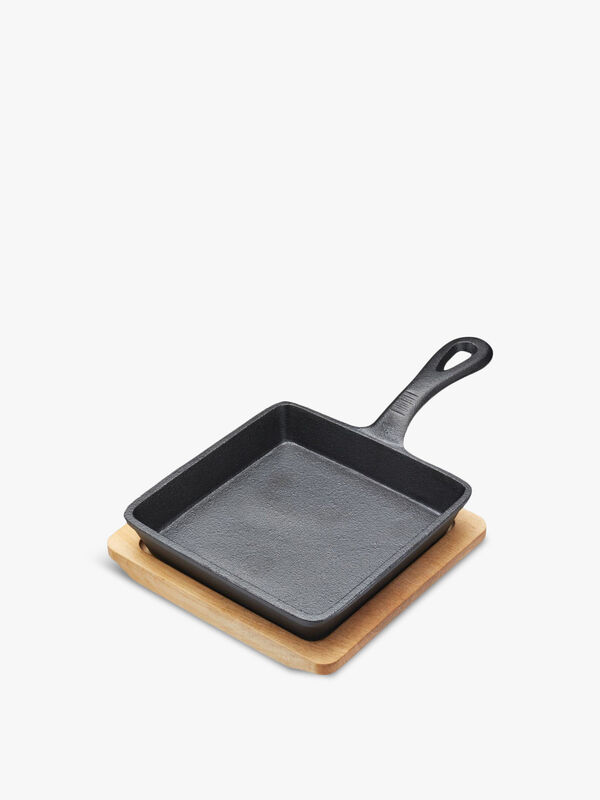 Cast Iron Mini Fry Pan with Board 12.5cm
