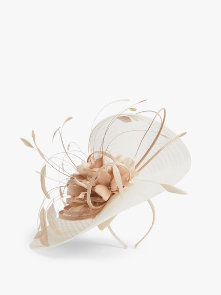Large Pleated Feather Crin Fascinator