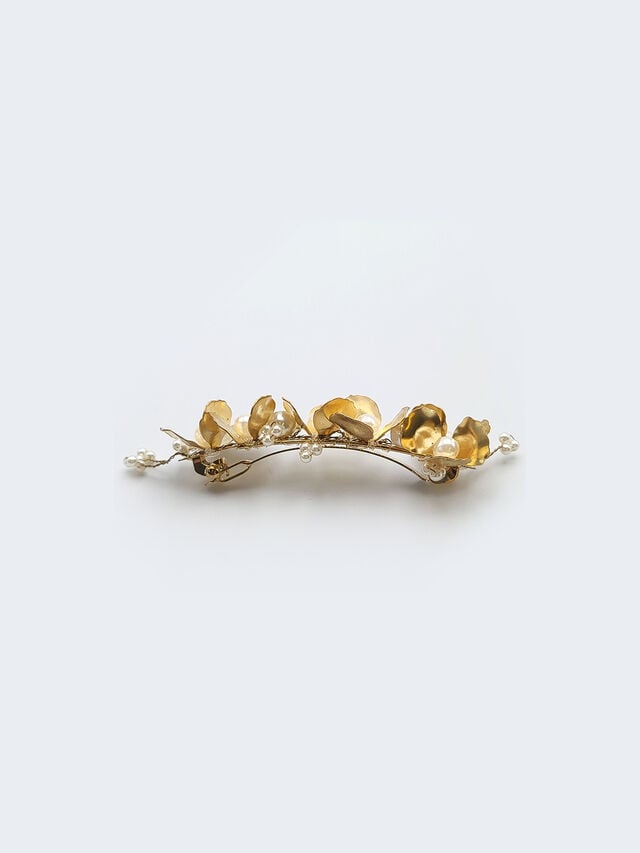 Gold flower pearl barrette