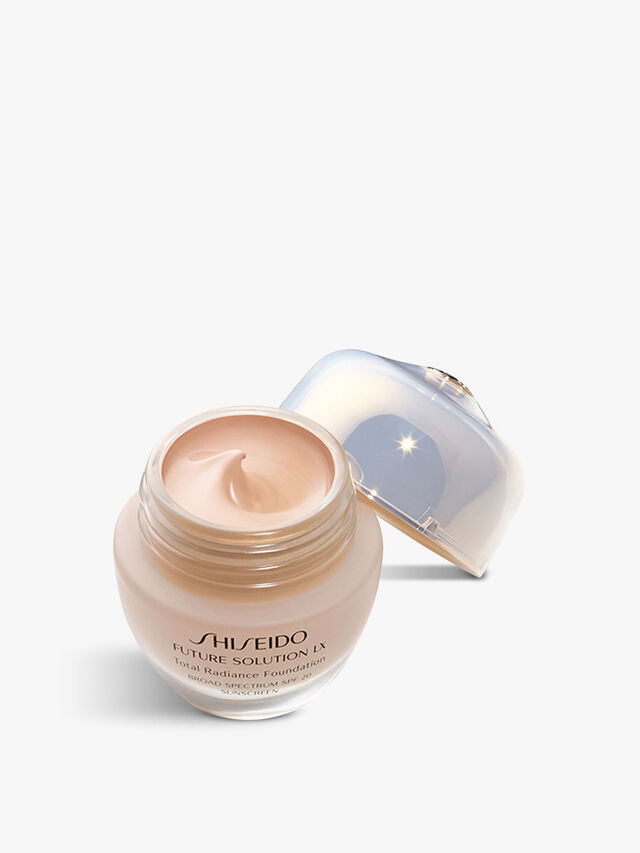 Future Solution LX Total Radiance Foundation