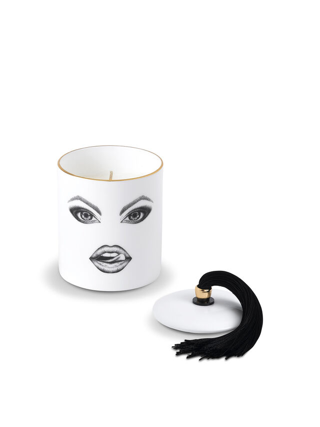 The Provocateur Scented Candle With Hat 200g